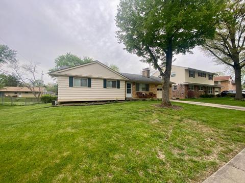 118 Junedale Dr, Greenhills, OH 45218 photo 2