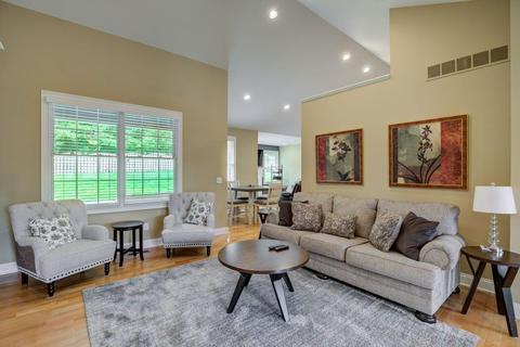 914 Tall Trees Dr, Cincinnati, OH 45245 photo 4