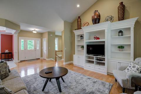 914 Tall Trees Dr, Cincinnati, OH 45245 photo 5