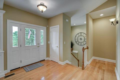 914 Tall Trees Dr, Cincinnati, OH 45245 photo 2