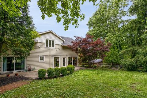 1900 Bluebell Dr, Cincinnati, OH 45224 photo 2