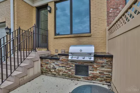 9511 Park Manor Blvd, Blue Ash, OH 45242 photo 35