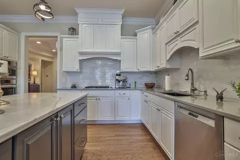 9511 Park Manor Blvd, Blue Ash, OH 45242 photo 16