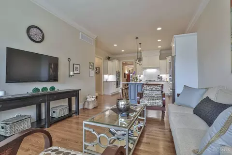 9511 Park Manor Blvd, Blue Ash, OH 45242 photo 9