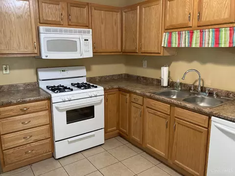 650 Arlington Dr, Cincinnati, OH 45244 photo 4