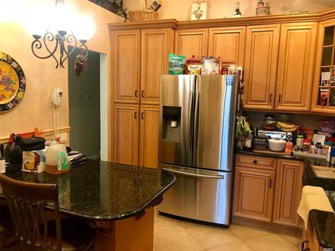 1655 Atson Ln, Cincinnati, OH 45205 photo 1