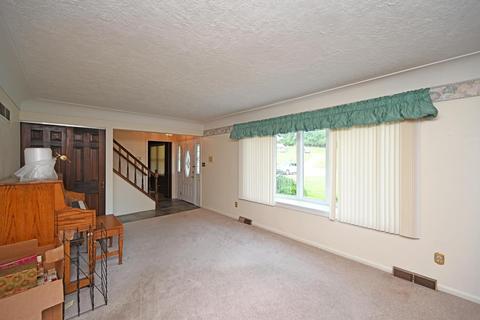 3929 Springoak Dr, Cincinnati, OH 45248 photo 10