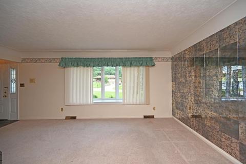 3929 Springoak Dr, Cincinnati, OH 45248 photo 11