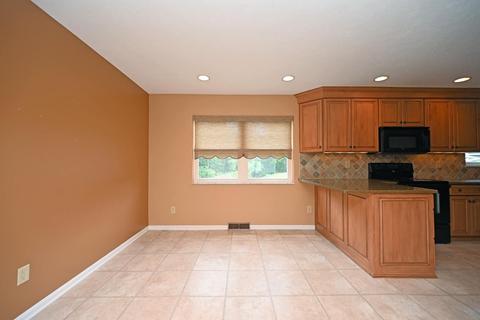 3929 Springoak Dr, Cincinnati, OH 45248 photo 12