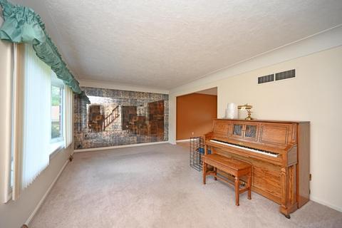 3929 Springoak Dr, Cincinnati, OH 45248 photo 9