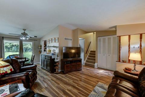 665 Holiday Dr, Cincinnati, OH 45245 photo 3