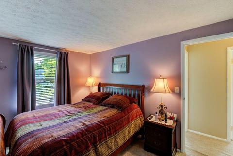 665 Holiday Dr, Cincinnati, OH 45245 photo 18