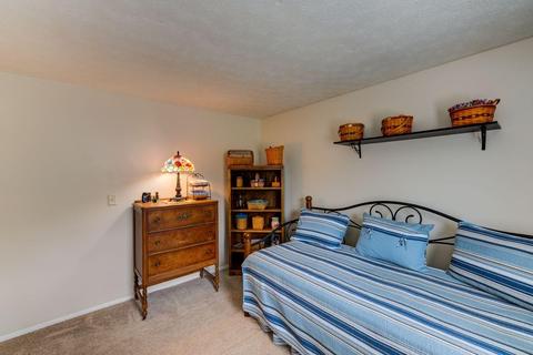 665 Holiday Dr, Cincinnati, OH 45245 photo 22