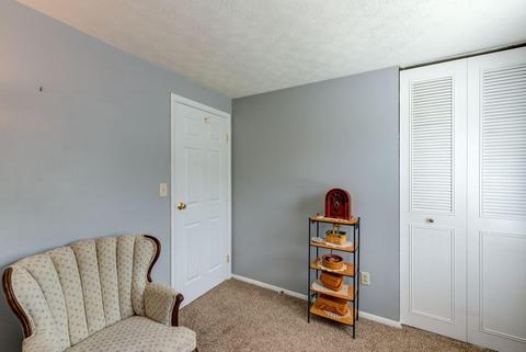 665 Holiday Dr, Cincinnati, OH 45245 photo 17