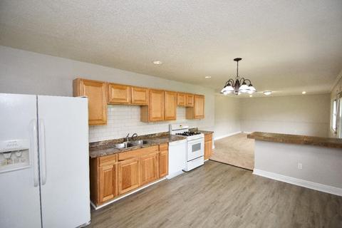 2429 Schon Dr, Cincinnati, OH 45231 photo 8