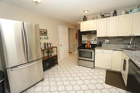 1046 Pinehollow Ln, Cincinnati, OH 45231 photo 7