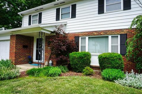 1046 Pinehollow Ln, Cincinnati, OH 45231 photo 2