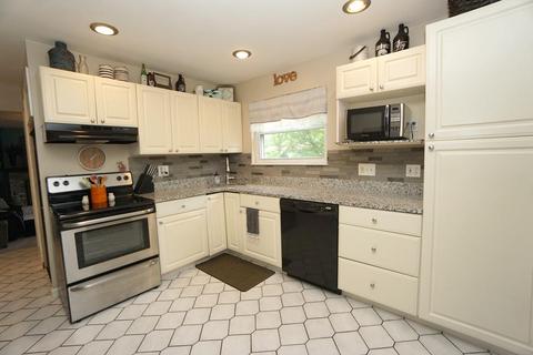 1046 Pinehollow Ln, Cincinnati, OH 45231 photo 11