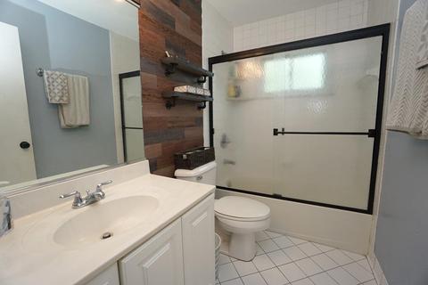1046 Pinehollow Ln, Cincinnati, OH 45231 photo 26