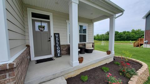 652 Babbling Brook Dr, Monroe, OH 45050 photo 2