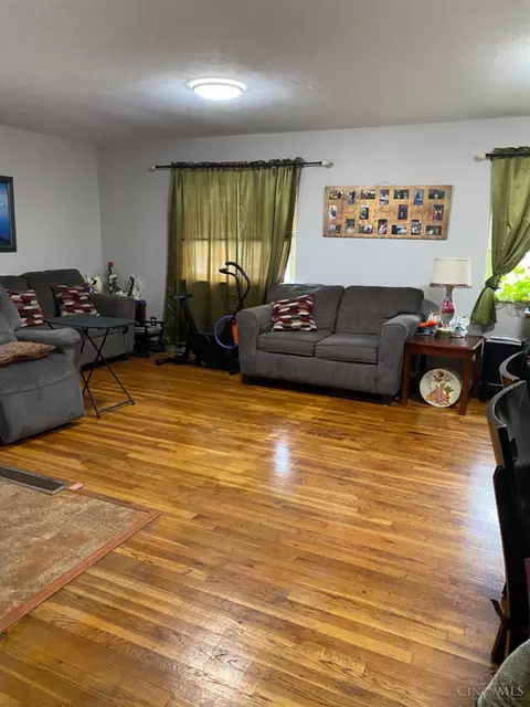806 Holyoke Dr, Forest Park, OH 45240 photo 4
