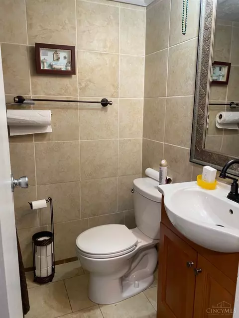 806 Holyoke Dr, Forest Park, OH 45240 photo 10