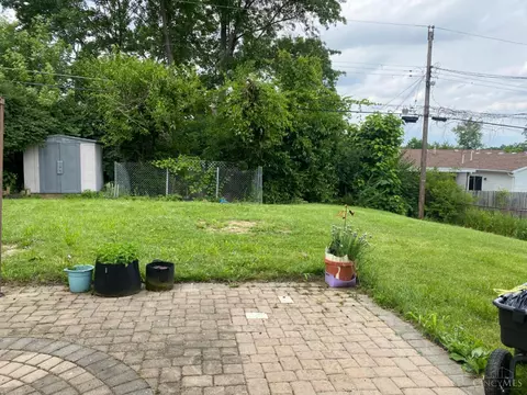 806 Holyoke Dr, Forest Park, OH 45240 photo 12