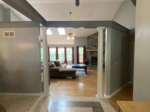 937 Locust Ln, Cincinnati, OH 45245 photo 10
