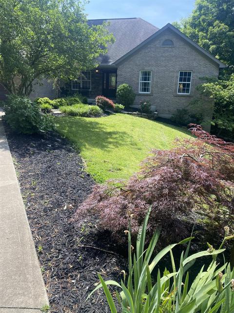 937 Locust Ln, Cincinnati, OH 45245 photo 2