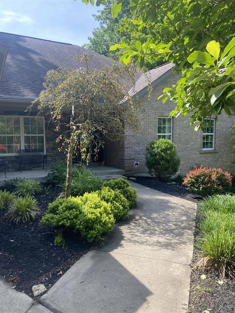 937 Locust Ln, Cincinnati, OH 45245 photo 3