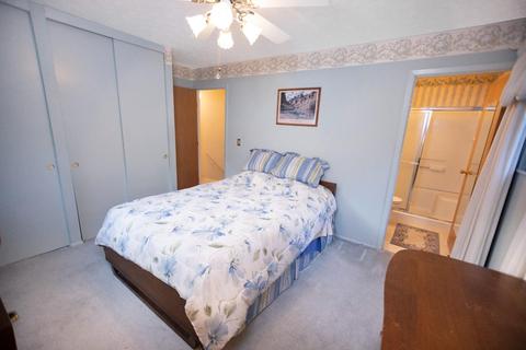 9876 Shellbark Ln, Cincinnati, OH 45231 photo 16