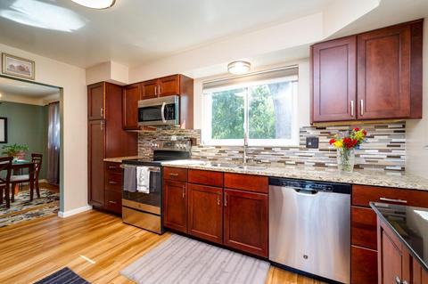 1015 Newcastle Dr, Cincinnati, OH 45231 photo 8