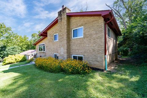 1015 Newcastle Dr, Cincinnati, OH 45231 photo 2