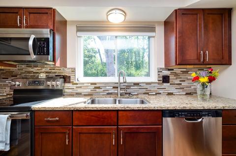 1015 Newcastle Dr, Cincinnati, OH 45231 photo 9