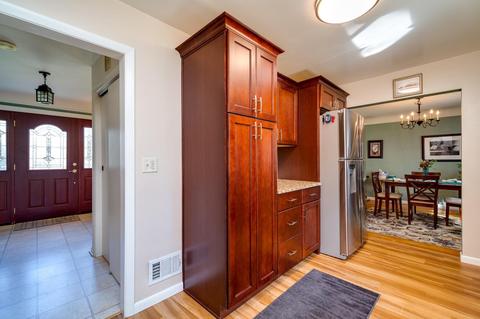 1015 Newcastle Dr, Cincinnati, OH 45231 photo 11
