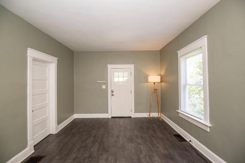 6841 Windward St, Cincinnati, OH 45227 photo 2