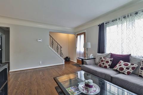 34 Imbler Dr, Greenhills, OH 45218 photo 4