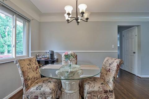 34 Imbler Dr, Greenhills, OH 45218 photo 5