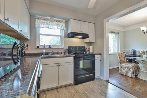 34 Imbler Dr, Greenhills, OH 45218 photo 7