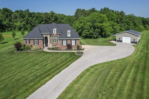 3452 Hunter Creek Dr, Blanchester, OH 45107 photo 1