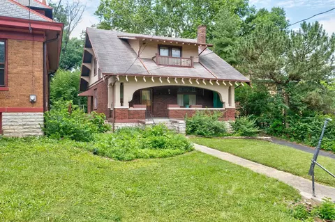 677 Riddle Rd, Cincinnati, OH 45220 photo 3