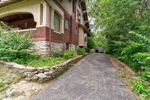 677 Riddle Rd, Cincinnati, OH 45220 photo 12