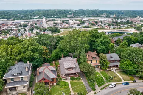 677 Riddle Rd, Cincinnati, OH 45220 photo 8