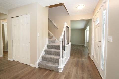 979 Springbrook Dr, Cincinnati, OH 45224 photo 3