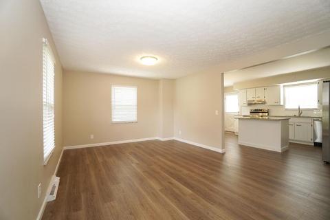 979 Springbrook Dr, Cincinnati, OH 45224 photo 8