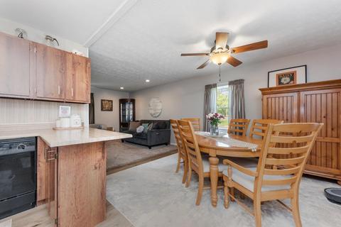 9696 Crestbrook Dr, Cincinnati, OH 45231 photo 17