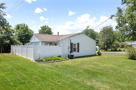 9696 Crestbrook Dr, Cincinnati, OH 45231 photo 2