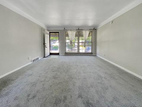 8678 Mockingbird Ln, Cincinnati, OH 45231 photo 3