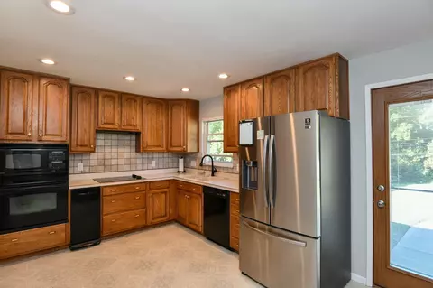 3921 Springoak Dr, Cincinnati, OH 45248 photo 7