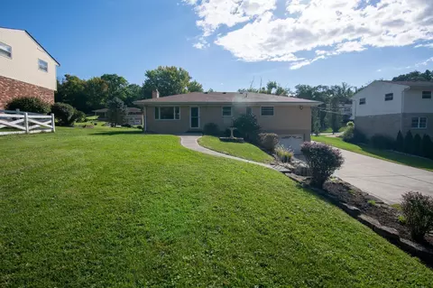 3921 Springoak Dr, Cincinnati, OH 45248 photo 4